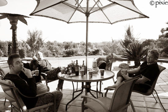 Coffee_summit_with_the_Taytor_boys.jpg