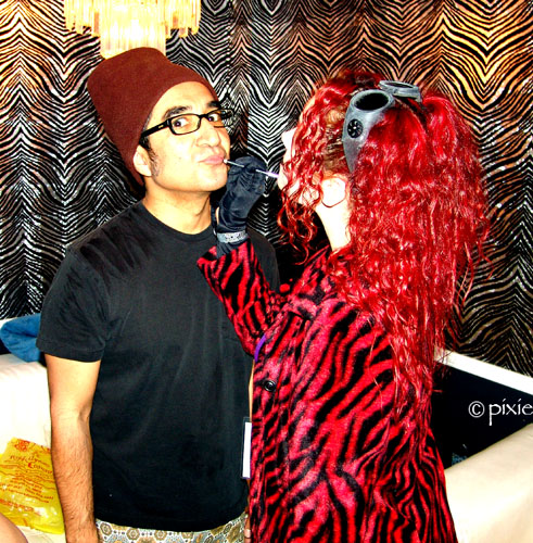 backstage06_small.jpg
