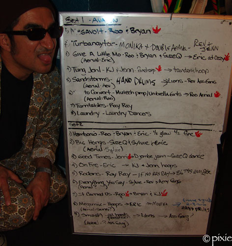 backstage19_small.jpg
