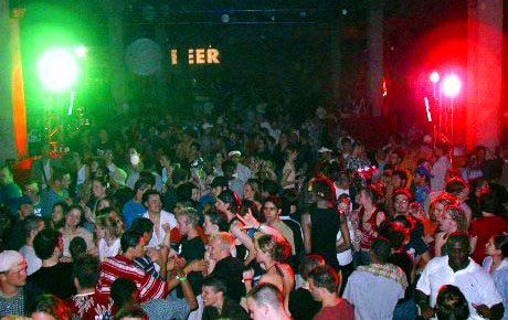 pGalludet17_the_crowd.jpg