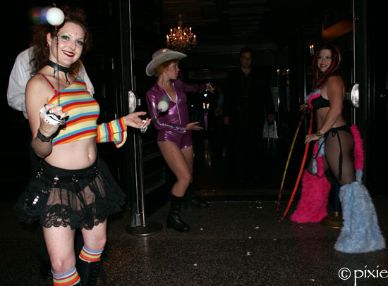e3_party041_small.jpg