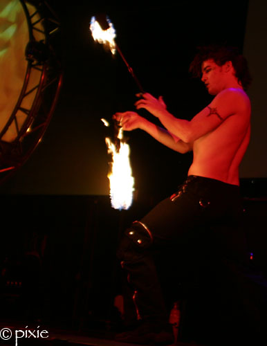 e3_party109_small.jpg
