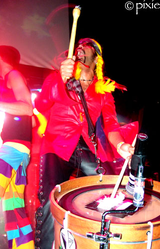 makumba81_small.jpg